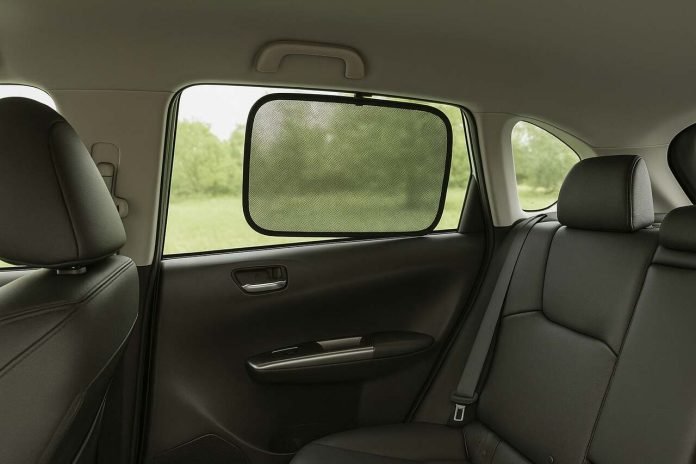 Do You Need to Invest in Rear Window Car Shades Here’s Why Rear window mesh sunshade installed inside a car.